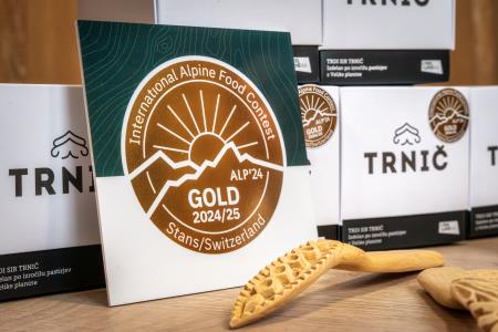 Švicarska zlata medalja za velikoplaninski sir trnič (5)